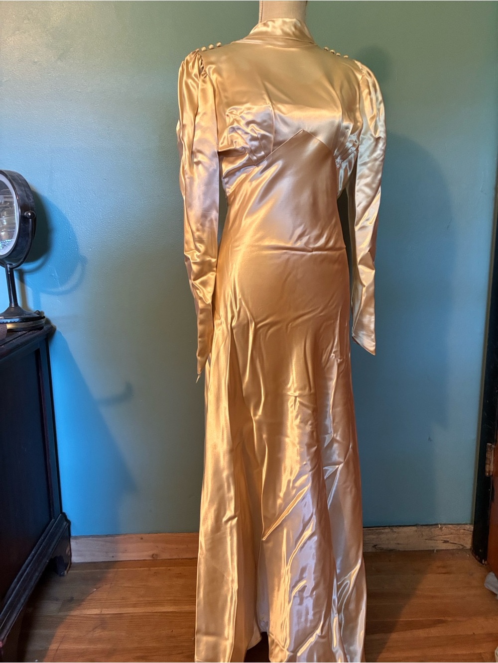 Elegant Gold Satin Long Sleeve Evening Dress